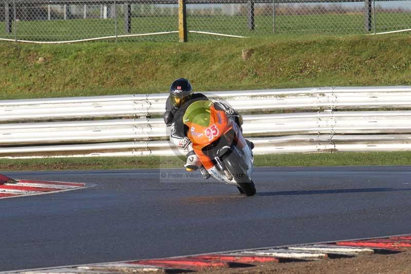 Motorcycle action photographs;Trackday digital images;event digital images;eventdigitalimages;no limits trackday;peter wileman photography;snetterton;snetterton circuit norfolk;snetterton photographs;trackday;trackday photos