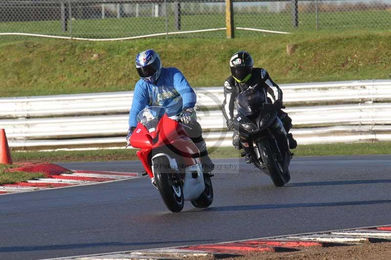 Motorcycle action photographs;Trackday digital images;event digital images;eventdigitalimages;no limits trackday;peter wileman photography;snetterton;snetterton circuit norfolk;snetterton photographs;trackday;trackday photos