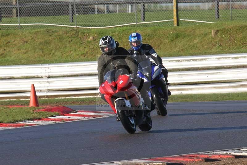 Motorcycle action photographs;Trackday digital images;event digital images;eventdigitalimages;no limits trackday;peter wileman photography;snetterton;snetterton circuit norfolk;snetterton photographs;trackday;trackday photos