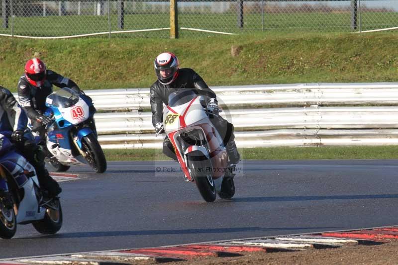 Motorcycle action photographs;Trackday digital images;event digital images;eventdigitalimages;no limits trackday;peter wileman photography;snetterton;snetterton circuit norfolk;snetterton photographs;trackday;trackday photos
