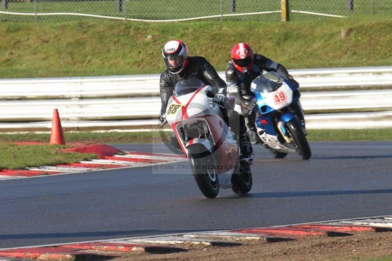 Motorcycle action photographs;Trackday digital images;event digital images;eventdigitalimages;no limits trackday;peter wileman photography;snetterton;snetterton circuit norfolk;snetterton photographs;trackday;trackday photos