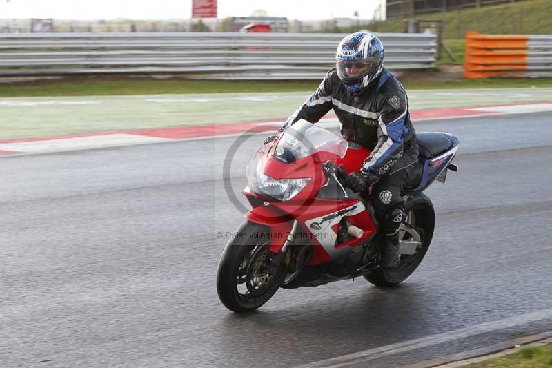 Motorcycle action photographs;Trackday digital images;event digital images;eventdigitalimages;no limits trackday;peter wileman photography;snetterton;snetterton circuit norfolk;snetterton photographs;trackday;trackday photos