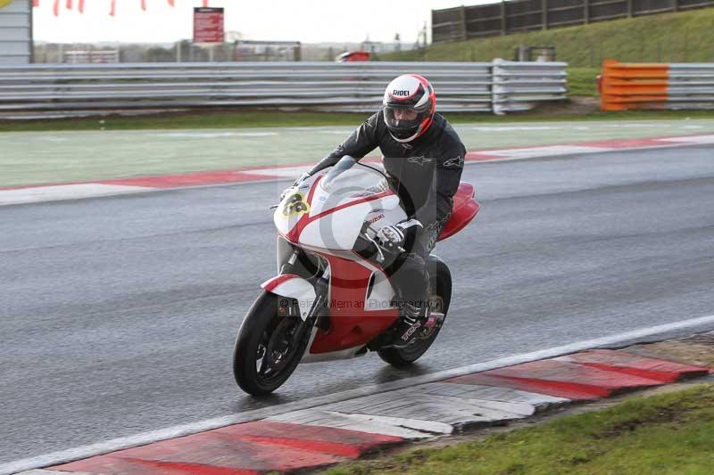 Motorcycle action photographs;Trackday digital images;event digital images;eventdigitalimages;no limits trackday;peter wileman photography;snetterton;snetterton circuit norfolk;snetterton photographs;trackday;trackday photos