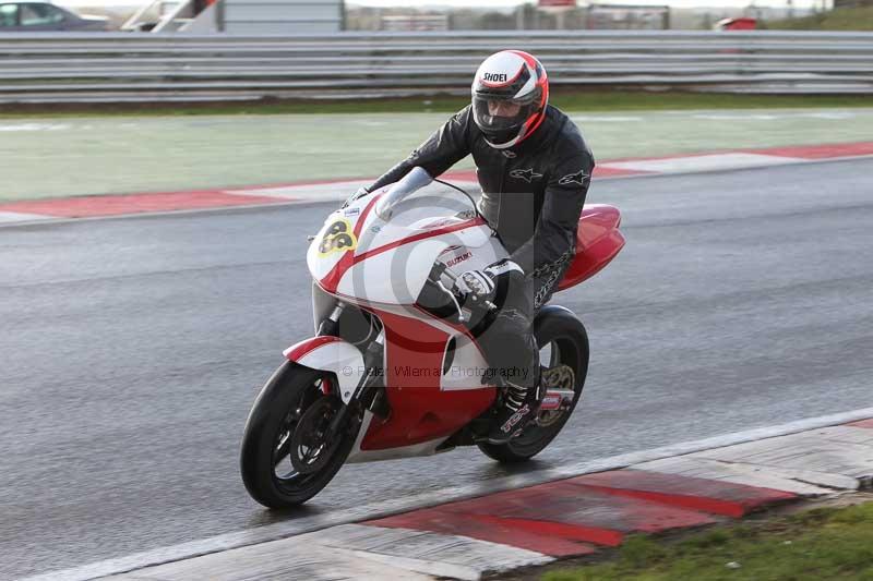 Motorcycle action photographs;Trackday digital images;event digital images;eventdigitalimages;no limits trackday;peter wileman photography;snetterton;snetterton circuit norfolk;snetterton photographs;trackday;trackday photos