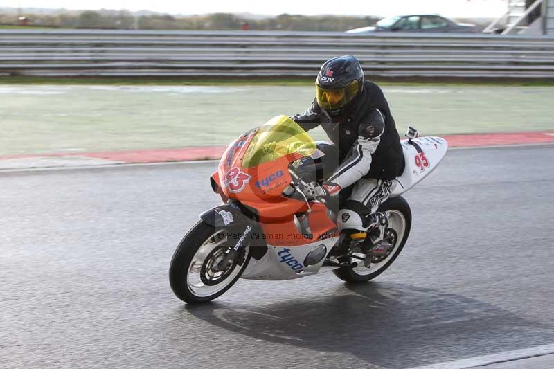 Motorcycle action photographs;Trackday digital images;event digital images;eventdigitalimages;no limits trackday;peter wileman photography;snetterton;snetterton circuit norfolk;snetterton photographs;trackday;trackday photos