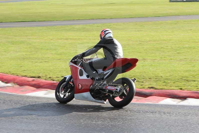 Motorcycle action photographs;Trackday digital images;event digital images;eventdigitalimages;no limits trackday;peter wileman photography;snetterton;snetterton circuit norfolk;snetterton photographs;trackday;trackday photos