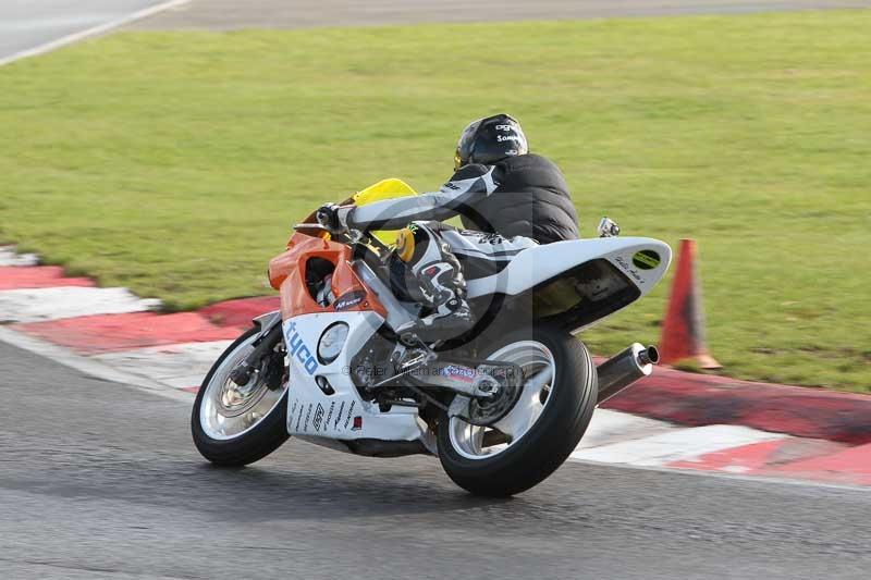 Motorcycle action photographs;Trackday digital images;event digital images;eventdigitalimages;no limits trackday;peter wileman photography;snetterton;snetterton circuit norfolk;snetterton photographs;trackday;trackday photos