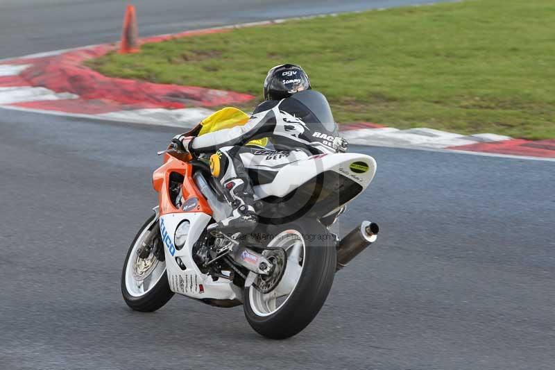 Motorcycle action photographs;Trackday digital images;event digital images;eventdigitalimages;no limits trackday;peter wileman photography;snetterton;snetterton circuit norfolk;snetterton photographs;trackday;trackday photos