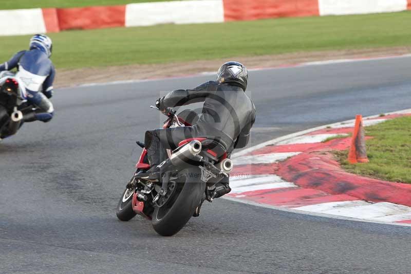 Motorcycle action photographs;Trackday digital images;event digital images;eventdigitalimages;no limits trackday;peter wileman photography;snetterton;snetterton circuit norfolk;snetterton photographs;trackday;trackday photos