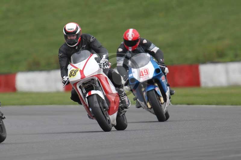 Motorcycle action photographs;Trackday digital images;event digital images;eventdigitalimages;no limits trackday;peter wileman photography;snetterton;snetterton circuit norfolk;snetterton photographs;trackday;trackday photos