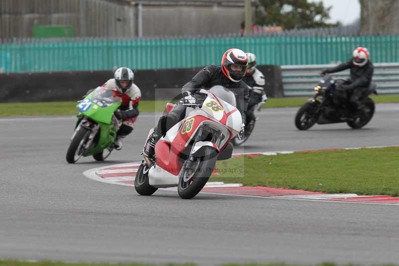 Motorcycle action photographs;Trackday digital images;event digital images;eventdigitalimages;no limits trackday;peter wileman photography;snetterton;snetterton circuit norfolk;snetterton photographs;trackday;trackday photos