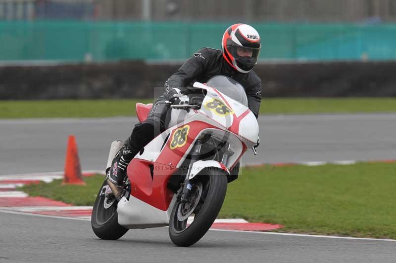 Motorcycle action photographs;Trackday digital images;event digital images;eventdigitalimages;no limits trackday;peter wileman photography;snetterton;snetterton circuit norfolk;snetterton photographs;trackday;trackday photos