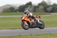 Motorcycle-action-photographs;Trackday-digital-images;event-digital-images;eventdigitalimages;no-limits-trackday;peter-wileman-photography;snetterton;snetterton-circuit-norfolk;snetterton-photographs;trackday;trackday-photos