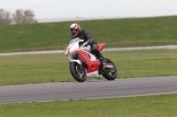 Motorcycle-action-photographs;Trackday-digital-images;event-digital-images;eventdigitalimages;no-limits-trackday;peter-wileman-photography;snetterton;snetterton-circuit-norfolk;snetterton-photographs;trackday;trackday-photos