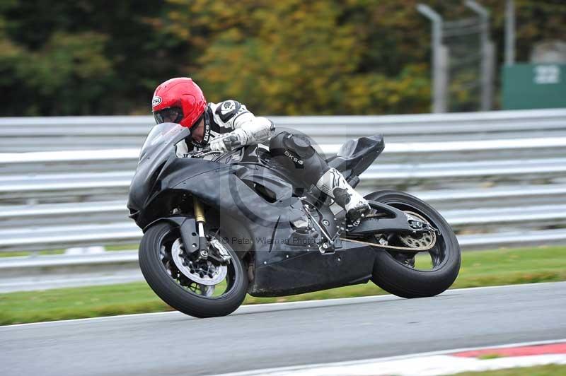 Motorcycle action photographs;Trackday digital images;event digital images;eventdigitalimages;no limits trackday;oulton park;oulton park circuit cheshire;oulton park photographs;peter wileman photography;trackday;trackday photos