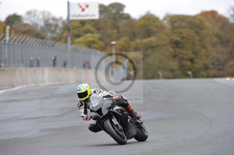 Motorcycle action photographs;Trackday digital images;event digital images;eventdigitalimages;no limits trackday;oulton park;oulton park circuit cheshire;oulton park photographs;peter wileman photography;trackday;trackday photos
