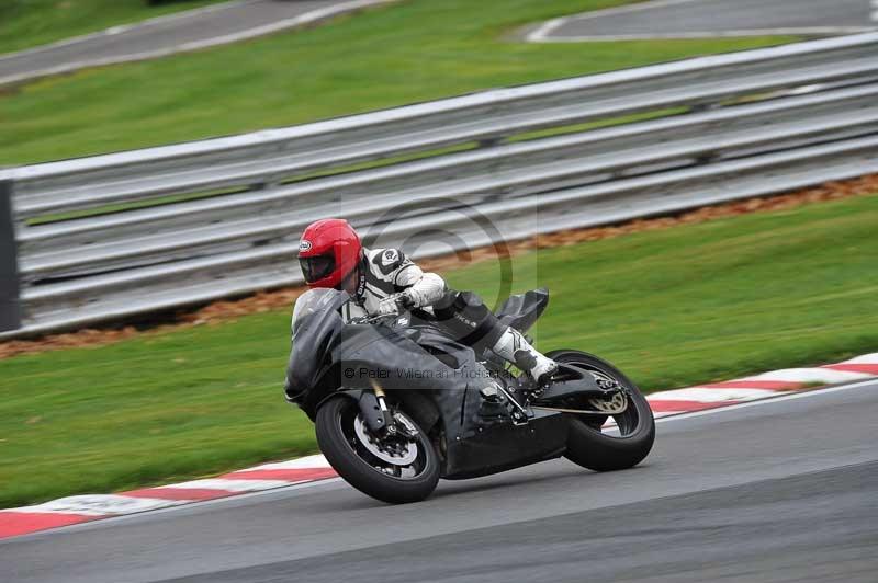 Motorcycle action photographs;Trackday digital images;event digital images;eventdigitalimages;no limits trackday;oulton park;oulton park circuit cheshire;oulton park photographs;peter wileman photography;trackday;trackday photos