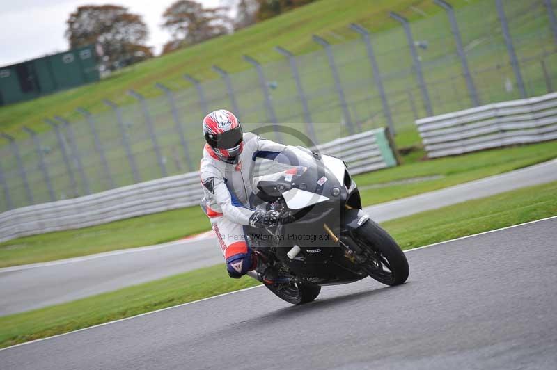 Motorcycle action photographs;Trackday digital images;event digital images;eventdigitalimages;no limits trackday;oulton park;oulton park circuit cheshire;oulton park photographs;peter wileman photography;trackday;trackday photos