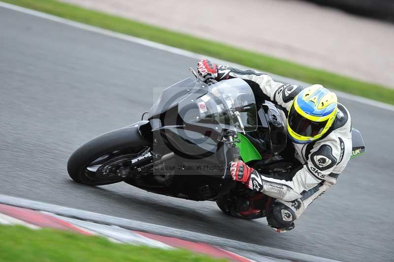 Motorcycle action photographs;Trackday digital images;event digital images;eventdigitalimages;no limits trackday;oulton park;oulton park circuit cheshire;oulton park photographs;peter wileman photography;trackday;trackday photos