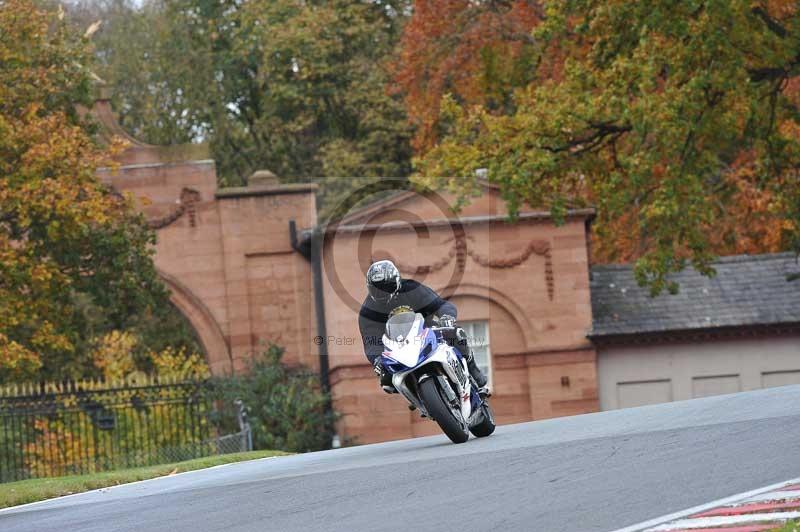 Motorcycle action photographs;Trackday digital images;event digital images;eventdigitalimages;no limits trackday;oulton park;oulton park circuit cheshire;oulton park photographs;peter wileman photography;trackday;trackday photos