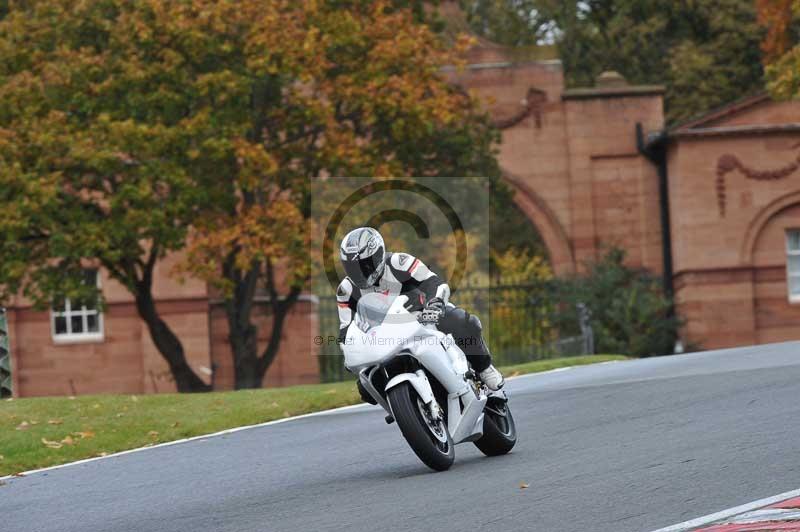 Motorcycle action photographs;Trackday digital images;event digital images;eventdigitalimages;no limits trackday;oulton park;oulton park circuit cheshire;oulton park photographs;peter wileman photography;trackday;trackday photos