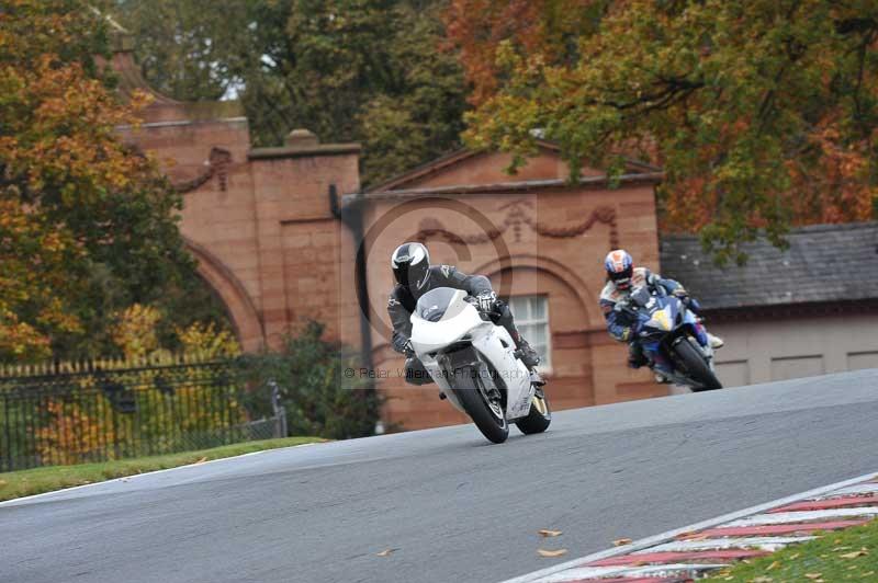 Motorcycle action photographs;Trackday digital images;event digital images;eventdigitalimages;no limits trackday;oulton park;oulton park circuit cheshire;oulton park photographs;peter wileman photography;trackday;trackday photos