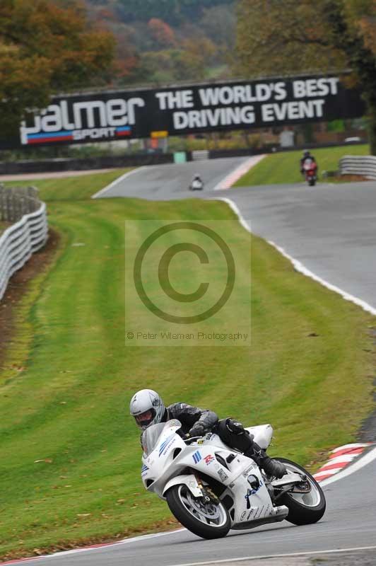 Motorcycle action photographs;Trackday digital images;event digital images;eventdigitalimages;no limits trackday;oulton park;oulton park circuit cheshire;oulton park photographs;peter wileman photography;trackday;trackday photos