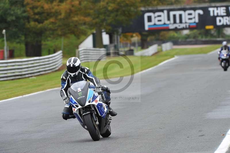 Motorcycle action photographs;Trackday digital images;event digital images;eventdigitalimages;no limits trackday;oulton park;oulton park circuit cheshire;oulton park photographs;peter wileman photography;trackday;trackday photos