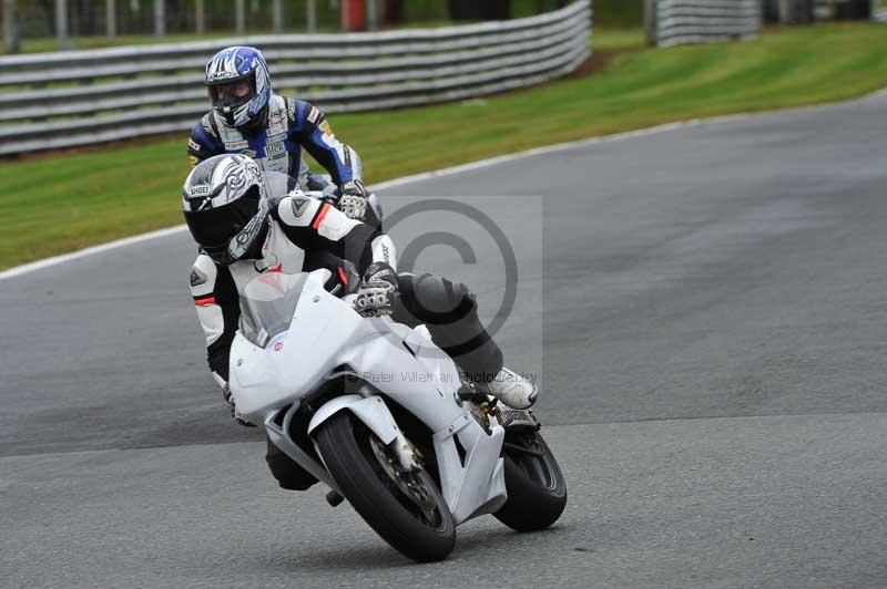 Motorcycle action photographs;Trackday digital images;event digital images;eventdigitalimages;no limits trackday;oulton park;oulton park circuit cheshire;oulton park photographs;peter wileman photography;trackday;trackday photos