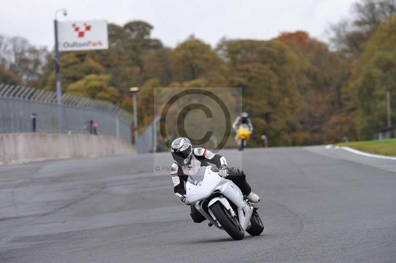 Motorcycle action photographs;Trackday digital images;event digital images;eventdigitalimages;no limits trackday;oulton park;oulton park circuit cheshire;oulton park photographs;peter wileman photography;trackday;trackday photos