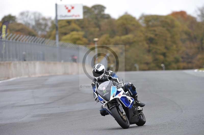 Motorcycle action photographs;Trackday digital images;event digital images;eventdigitalimages;no limits trackday;oulton park;oulton park circuit cheshire;oulton park photographs;peter wileman photography;trackday;trackday photos