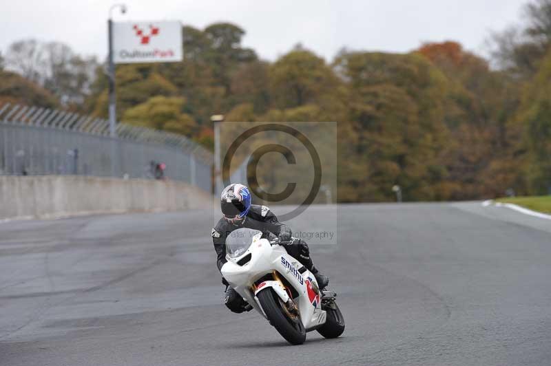 Motorcycle action photographs;Trackday digital images;event digital images;eventdigitalimages;no limits trackday;oulton park;oulton park circuit cheshire;oulton park photographs;peter wileman photography;trackday;trackday photos