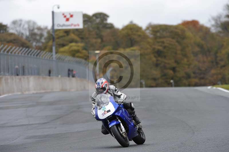 Motorcycle action photographs;Trackday digital images;event digital images;eventdigitalimages;no limits trackday;oulton park;oulton park circuit cheshire;oulton park photographs;peter wileman photography;trackday;trackday photos
