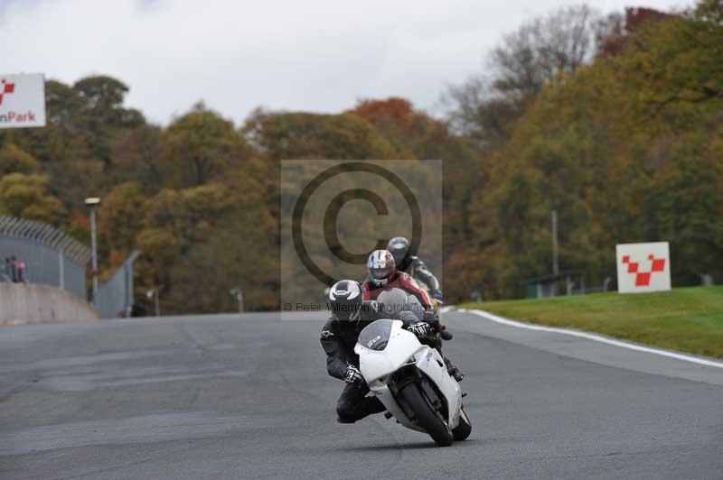 Motorcycle action photographs;Trackday digital images;event digital images;eventdigitalimages;no limits trackday;oulton park;oulton park circuit cheshire;oulton park photographs;peter wileman photography;trackday;trackday photos