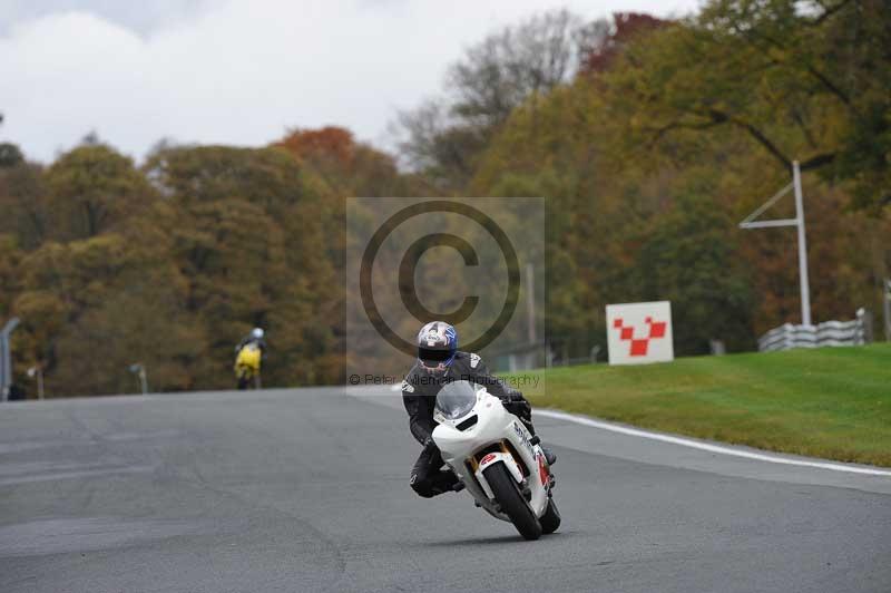 Motorcycle action photographs;Trackday digital images;event digital images;eventdigitalimages;no limits trackday;oulton park;oulton park circuit cheshire;oulton park photographs;peter wileman photography;trackday;trackday photos