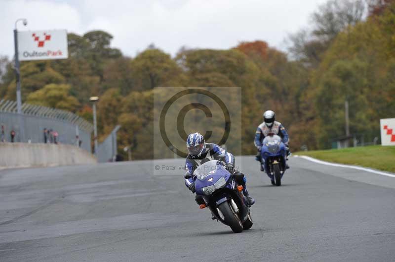 Motorcycle action photographs;Trackday digital images;event digital images;eventdigitalimages;no limits trackday;oulton park;oulton park circuit cheshire;oulton park photographs;peter wileman photography;trackday;trackday photos