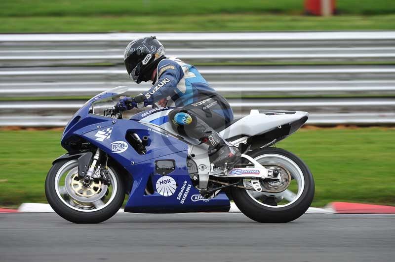 Motorcycle action photographs;Trackday digital images;event digital images;eventdigitalimages;no limits trackday;oulton park;oulton park circuit cheshire;oulton park photographs;peter wileman photography;trackday;trackday photos