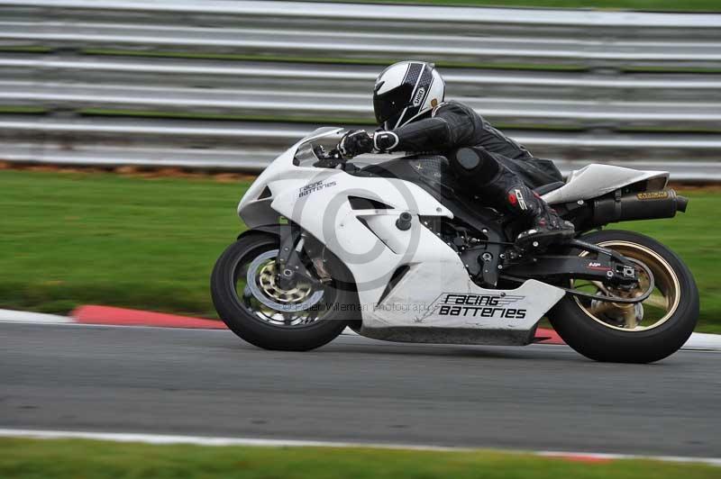 Motorcycle action photographs;Trackday digital images;event digital images;eventdigitalimages;no limits trackday;oulton park;oulton park circuit cheshire;oulton park photographs;peter wileman photography;trackday;trackday photos
