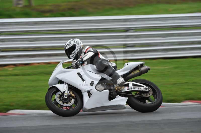 Motorcycle action photographs;Trackday digital images;event digital images;eventdigitalimages;no limits trackday;oulton park;oulton park circuit cheshire;oulton park photographs;peter wileman photography;trackday;trackday photos