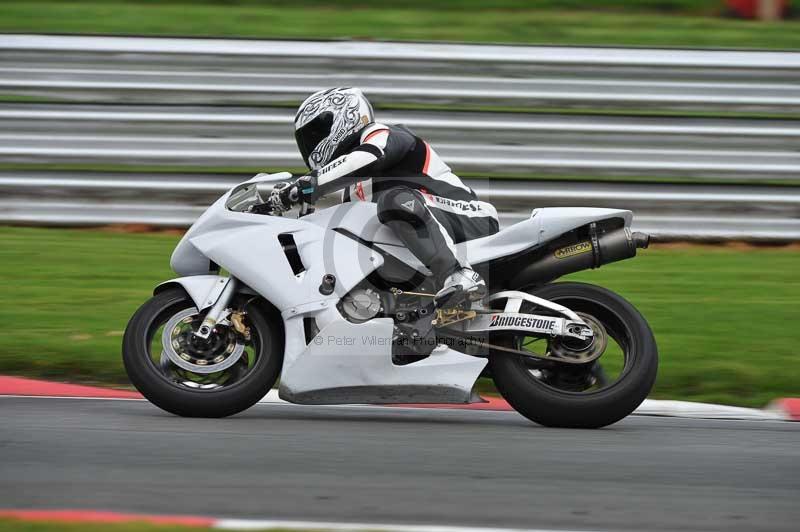 Motorcycle action photographs;Trackday digital images;event digital images;eventdigitalimages;no limits trackday;oulton park;oulton park circuit cheshire;oulton park photographs;peter wileman photography;trackday;trackday photos