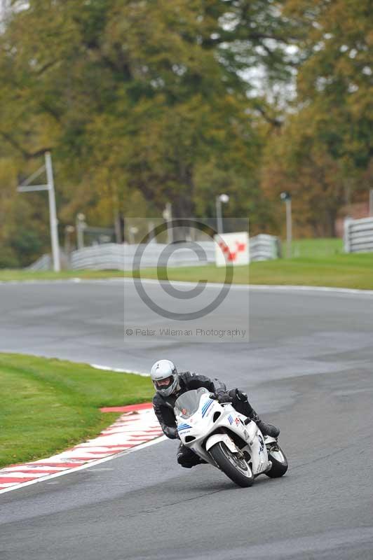 Motorcycle action photographs;Trackday digital images;event digital images;eventdigitalimages;no limits trackday;oulton park;oulton park circuit cheshire;oulton park photographs;peter wileman photography;trackday;trackday photos