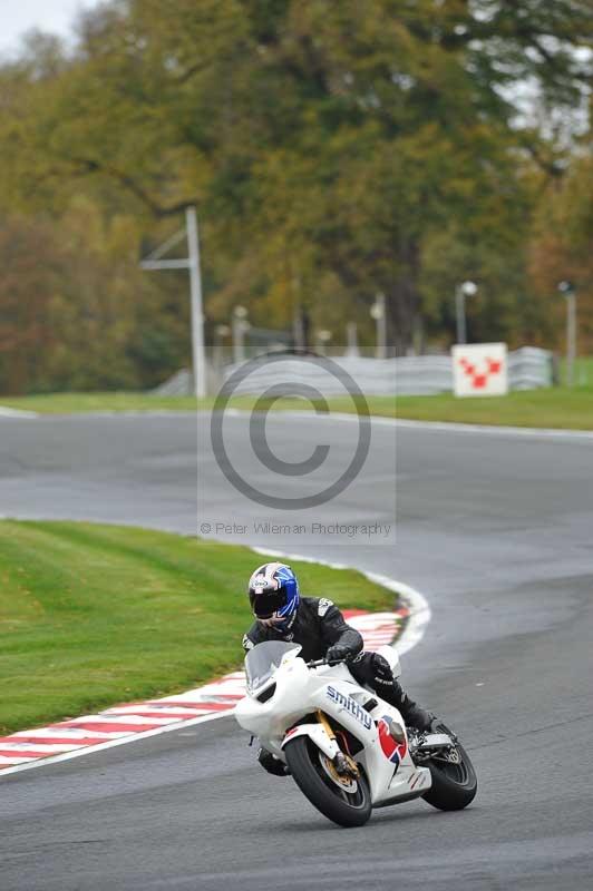 Motorcycle action photographs;Trackday digital images;event digital images;eventdigitalimages;no limits trackday;oulton park;oulton park circuit cheshire;oulton park photographs;peter wileman photography;trackday;trackday photos