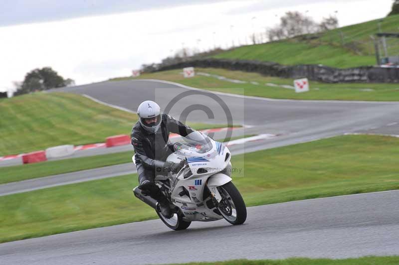 Motorcycle action photographs;Trackday digital images;event digital images;eventdigitalimages;no limits trackday;oulton park;oulton park circuit cheshire;oulton park photographs;peter wileman photography;trackday;trackday photos
