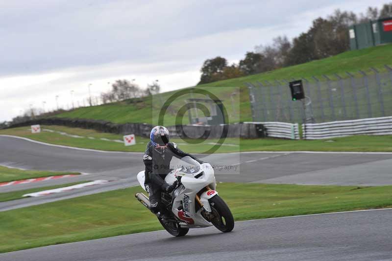 Motorcycle action photographs;Trackday digital images;event digital images;eventdigitalimages;no limits trackday;oulton park;oulton park circuit cheshire;oulton park photographs;peter wileman photography;trackday;trackday photos