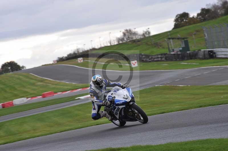 Motorcycle action photographs;Trackday digital images;event digital images;eventdigitalimages;no limits trackday;oulton park;oulton park circuit cheshire;oulton park photographs;peter wileman photography;trackday;trackday photos