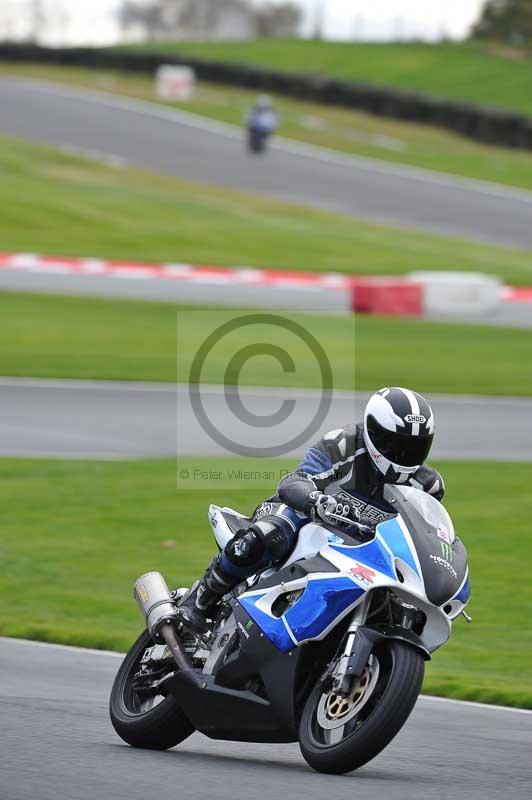 Motorcycle action photographs;Trackday digital images;event digital images;eventdigitalimages;no limits trackday;oulton park;oulton park circuit cheshire;oulton park photographs;peter wileman photography;trackday;trackday photos