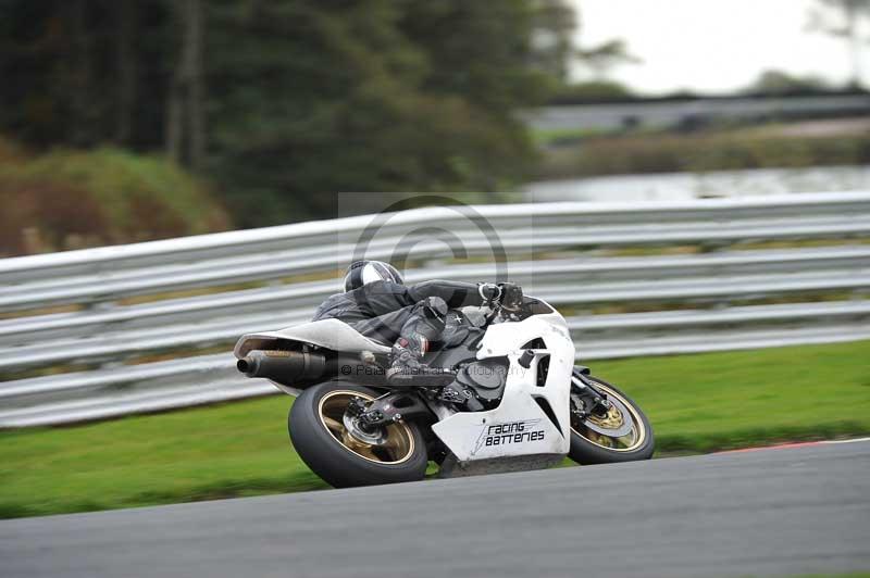 Motorcycle action photographs;Trackday digital images;event digital images;eventdigitalimages;no limits trackday;oulton park;oulton park circuit cheshire;oulton park photographs;peter wileman photography;trackday;trackday photos