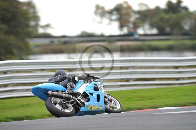 Motorcycle action photographs;Trackday digital images;event digital images;eventdigitalimages;no limits trackday;oulton park;oulton park circuit cheshire;oulton park photographs;peter wileman photography;trackday;trackday photos