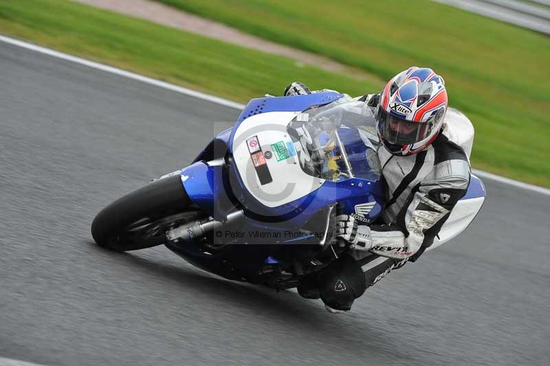 Motorcycle action photographs;Trackday digital images;event digital images;eventdigitalimages;no limits trackday;oulton park;oulton park circuit cheshire;oulton park photographs;peter wileman photography;trackday;trackday photos