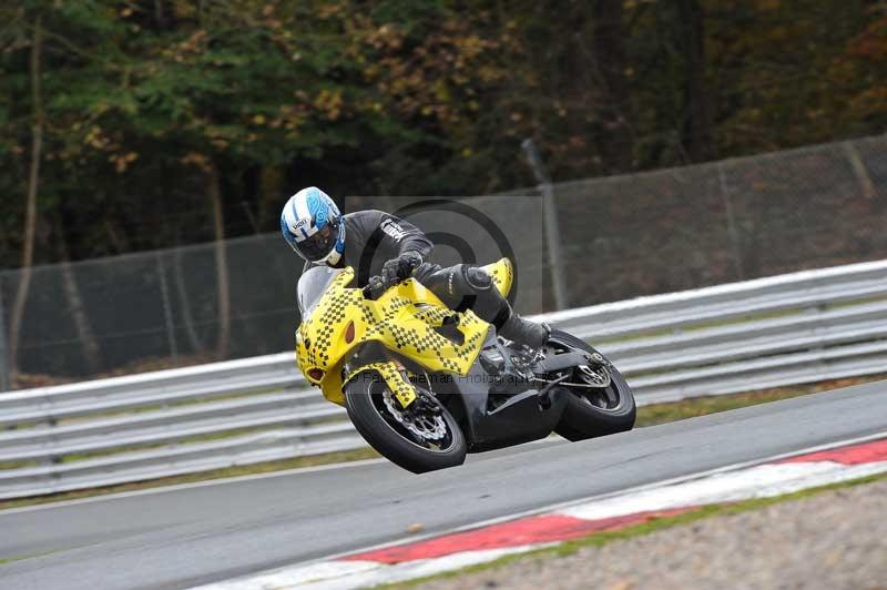 Motorcycle action photographs;Trackday digital images;event digital images;eventdigitalimages;no limits trackday;oulton park;oulton park circuit cheshire;oulton park photographs;peter wileman photography;trackday;trackday photos